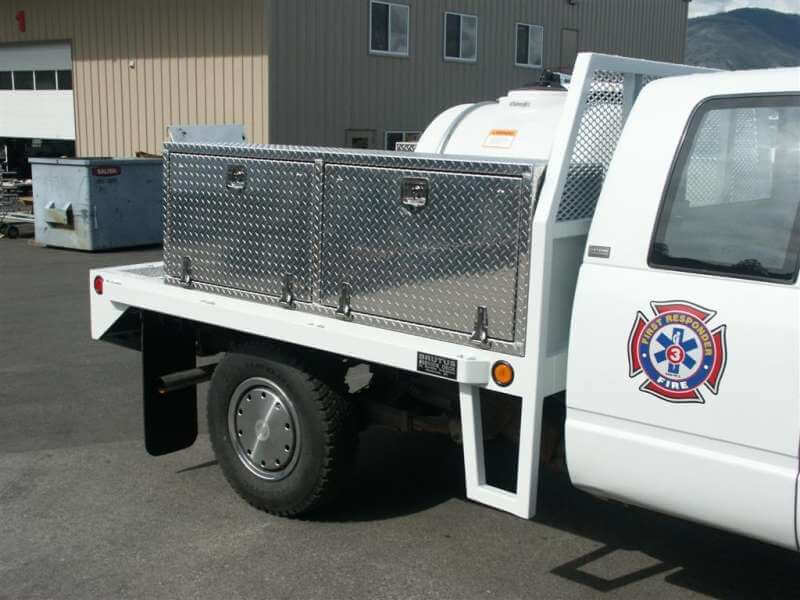 Flat deck truck body side view