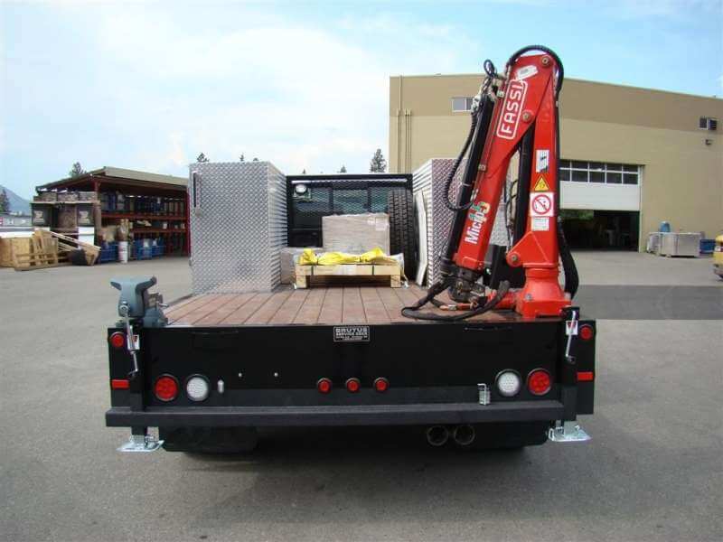 Flat deck service truck equipment layout